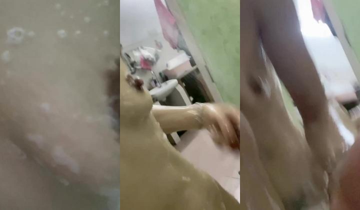 最新裸贷 00后已快成为裸贷主力军 ️第3季 ️太投入了裸贷自慰居然把自己整高潮了