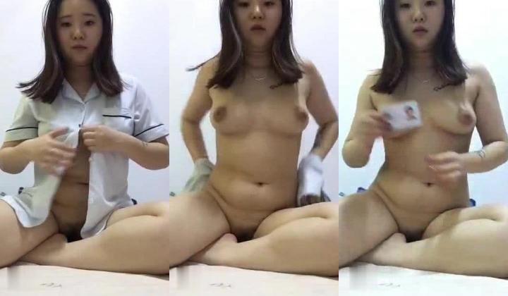 全新裸贷第二期部分逾期妹子裸拍自慰视频其中有几个气质颜值美女