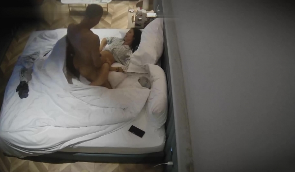 新流出乐橙酒店偷拍 ️两对男女开房啪啪健壮帅哥干了很久射不出来要用手撸