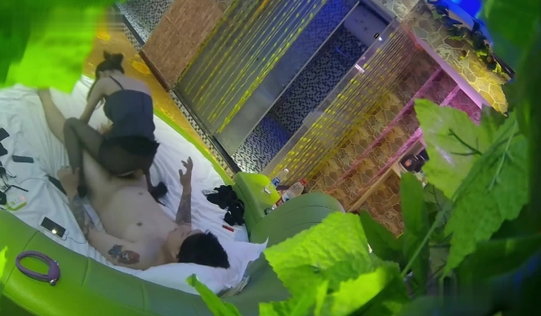 乐橙酒店精品缘叶房偷拍 ️~牛逼眼镜女骚话连连一晚干四次我最喜欢哥哥操 就是这样操~