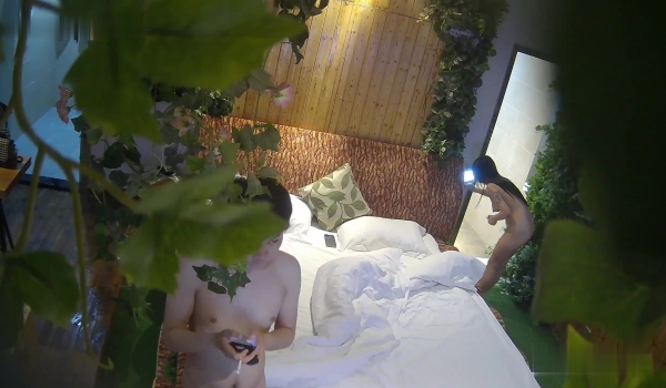 最新流出乐橙酒店精品偷拍 和单位身材超棒的美女开房偷情