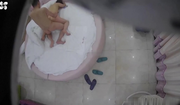 偷窥小王子出品新台萤石云酒店偷拍 ️几对男女开房健壮小哥和女友69做爱