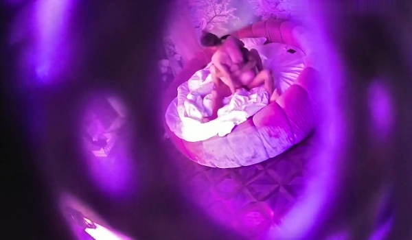 【酒店摄像头 ️甄选】未流出红纱主题房 ️披肩美女骑术一流 骑乘鸡巴上面不停耸动 淫叫不止听硬了 高清720P版
