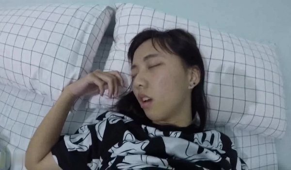 【MJ精品发布】漂亮大学生被男友真实灌醉啪啪 玩胸玩穴爆菊花等等绝对刺激