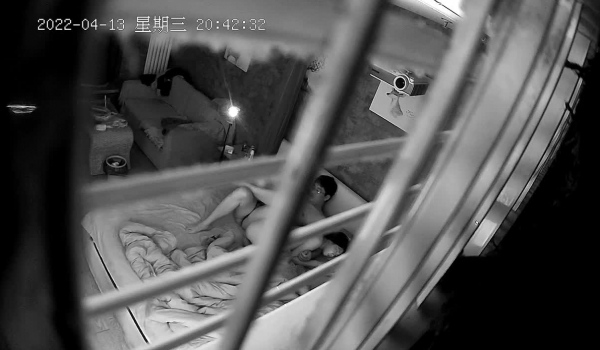 新流出360酒店摄像头偷拍 情趣舔脚 SM捆绑皮鞭拍打字母调教极品学妹