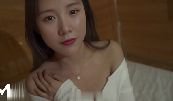 绝对领域LY-033摄影师潜规则的绝美模特