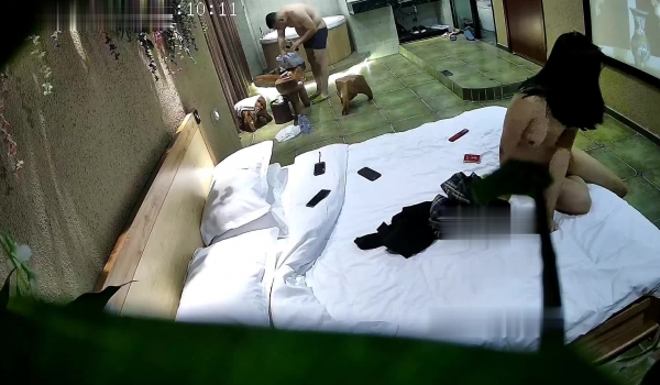 安防精品 被酒精催化的高颜值御姐和抽华仔的社会哥无套抽插最后射在肚皮上浓浓的精液太他妈淫