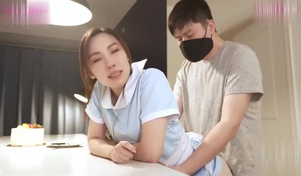 星空传媒XKTY047淫荡女蛋糕师送客户最色情的生日礼物