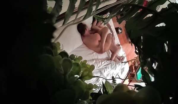 360情趣酒店精品绿叶房偷拍猥琐大叔酒店约嫖晚礼服时尚卖淫女上门服务妹子貌似生意不错不断有约炮电