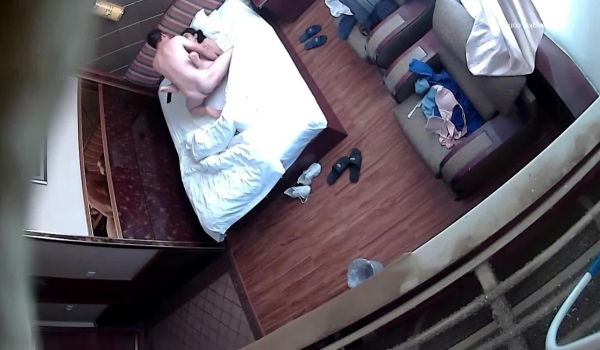 绝版360摄像头商务酒店独享台偷拍眼镜白领姐姐和男上司开房被潜深喉口爆被草到捂嘴巴让轻点
