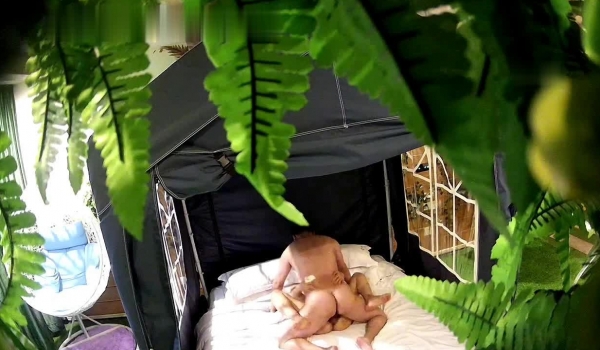新流出360酒店摄像头近视角偷拍绿色造景房 ️老哥约炮媳妇的骚闺蜜草到她喘大气