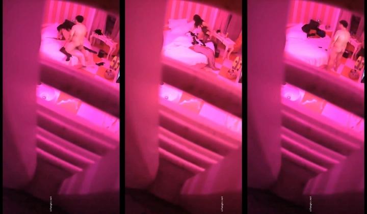 【360】补漏 粉红暗调情趣大圆床主题 年轻情侣14集 新鲜感，少妇美艳，身材不错，偷窥佳作必看