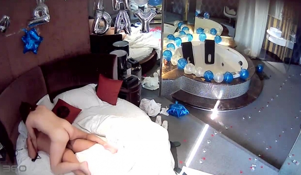 360偷拍情侣在酒店床上操b完事抱住睡觉