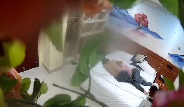 新流出360 ️大床主题中年之恋鱼水之欢猛烈的冲刺啪啪喜欢