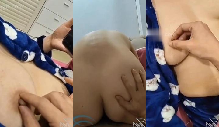 最强母子 ️乱伦 披风少年爱老妈  洗完澡爆肏正在看黄片的老妈 一起欣赏老外做爱 肉棒爆刺出生蜜