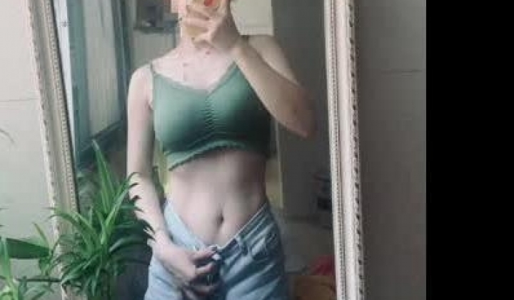 《最新收费秘超强乱伦首发》真实拿下哺乳期的丝袜控性感长腿嫂子做爱喂奶颜射口暴毒龙吞精过程太刺激