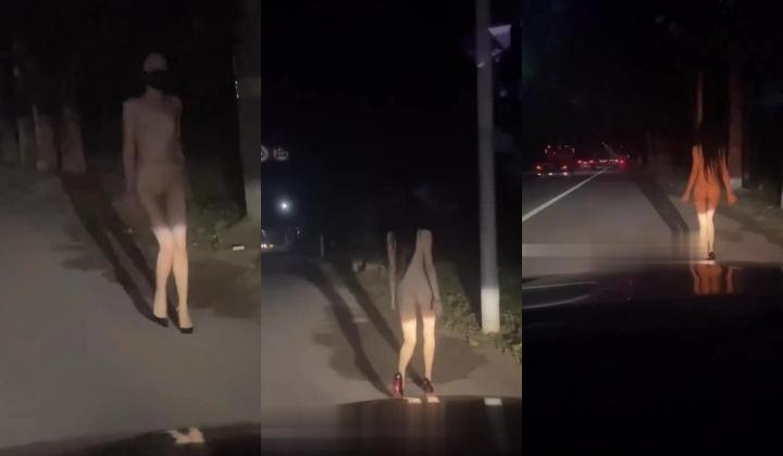 极品露脸骚母狗彤彤乖半瓶风油精下体猛插 露出 sm 完整
