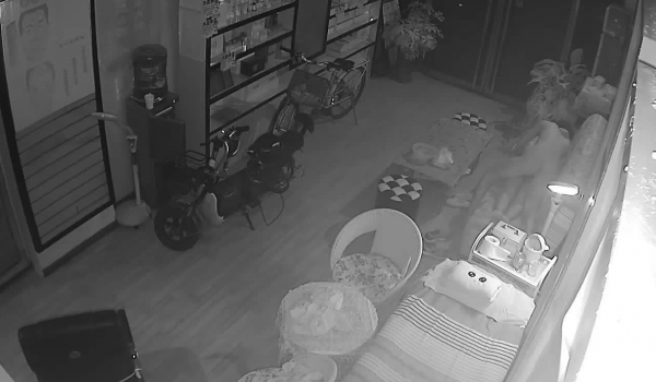家庭摄像头录制，非常真实的夫妻啪啪日常