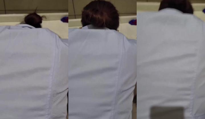 已被封禁乱伦大神【梦想三飞姐妹花】钻石贴，医院卫生间操护士小姨子，湿润程度你无法想象