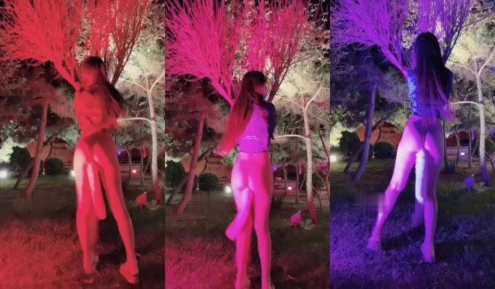 推特极限露出，长腿女神【浅浅GI9ZA】订阅，人前，公共场合，各种社死露出，诱惑农村老头