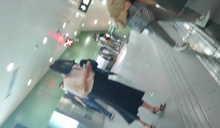 【精品CD】牛人大神尾随抄底 ️极品反差气质妹子，外表清纯，内心闷骚，超诱惑情趣吊带丁字裤