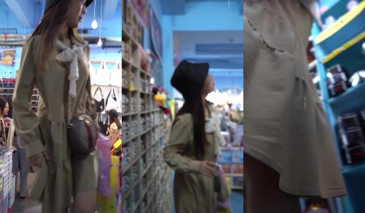 大神尾随偷拍 戴着帽子的连衣裙气质美女穿的白色蕾丝边前后微透的内裤前面比较紧逼痕迹明显两侧都有毛露
