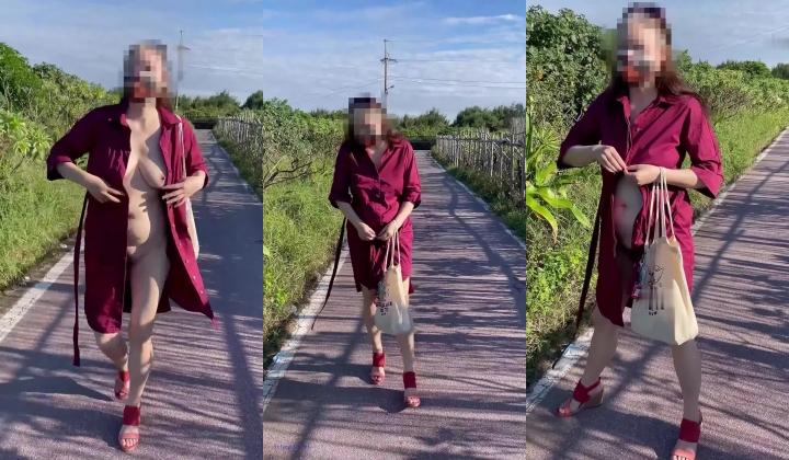 《人妻熟女控必备》强烈推荐！风韵犹存大奶一线天美鲍网红熟女【亚馨】订阅私拍，各种露出外拍性爱口交