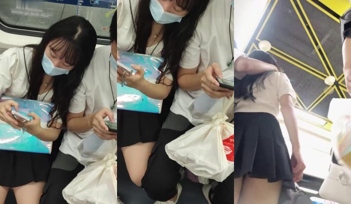 大神地铁尾随偷拍 ️个和男朋友一起的黑色百褶JK裙小美女裙底风光，窄内无打底前端黑乎乎一片