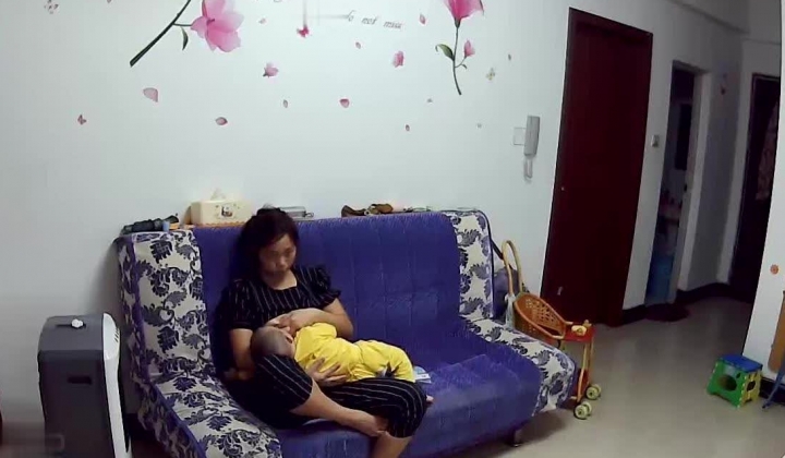 【家庭摄像头】家庭摄像头绝版精华篇，亮点：瞧瞧几位哺乳期妈妈如何喂奶的