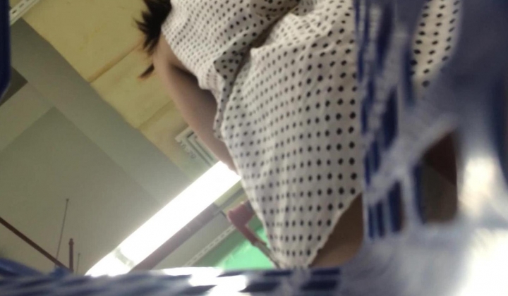 CD大师地铁超市贴身高清特写超多漂亮小姐姐的裙底春色亮点太多不穿内裤毛茸茸的鲍鱼T内情趣内