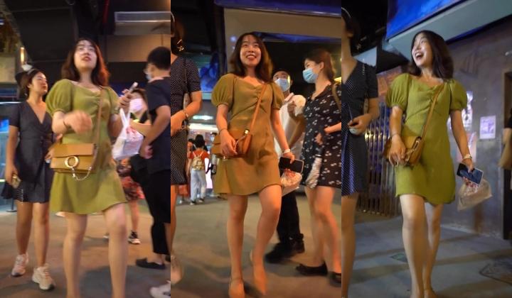 YC商场偷拍绿裙棕高跟绝美白领 ️情趣内裤前面清晰看到黑毛和穴痕