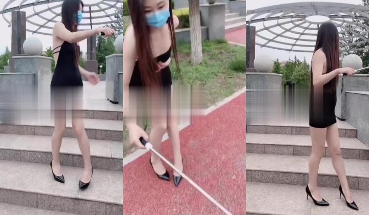 推特极限露出，长腿女神【浅浅GI9ZA】订阅，人前，公共场合，各种社死露出，诱惑农村老头