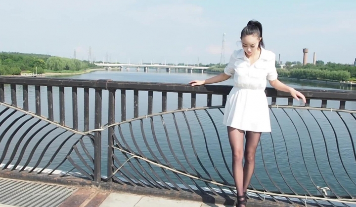 惊艳大长腿靓女白衣丝袜露出作品 美乳美腿高挑身材看着就受不了 套图48P 嫩乳逼逼极品啊黑毛毛诱