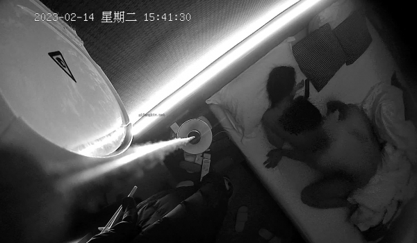 酒店偷拍 乐橙 极品学妹的情趣黑丝诱惑，高难度动作，倒立口交