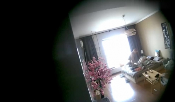 酒店偷拍骚妹子等男友来时试情趣内衣,性欲起来自慰了一次,穿丝袜和男友激情啪啪