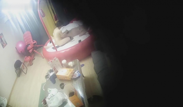 情趣酒店专业炮房摄像头偷拍性感情趣内衣眼镜骚女穿着高跟和胖领导啪啪