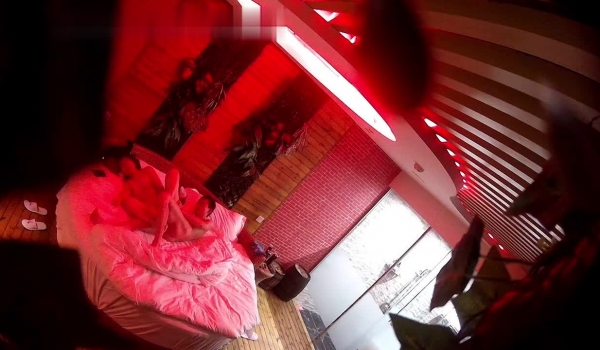 【最新酒店偷拍流出 ️极速流出】花草房未流出 ️连干三炮鲜嫩学妹 大屌男友加藤鹰指插抠逼热血沸腾